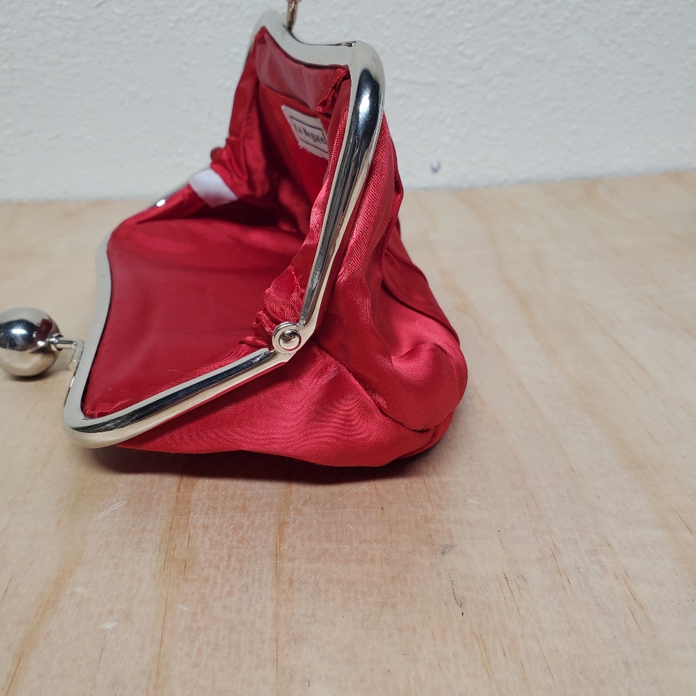 La Regale Red Satin Clutch Hand Purse - Picture 6 of 9